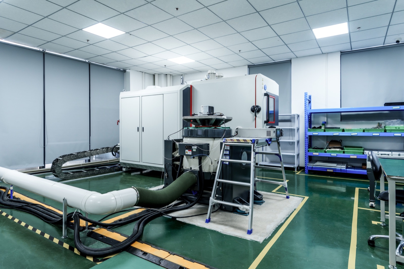 Combined environmental stress testing chamber with vibration shaker for military fan altitude and MIL-STD-810H qualification