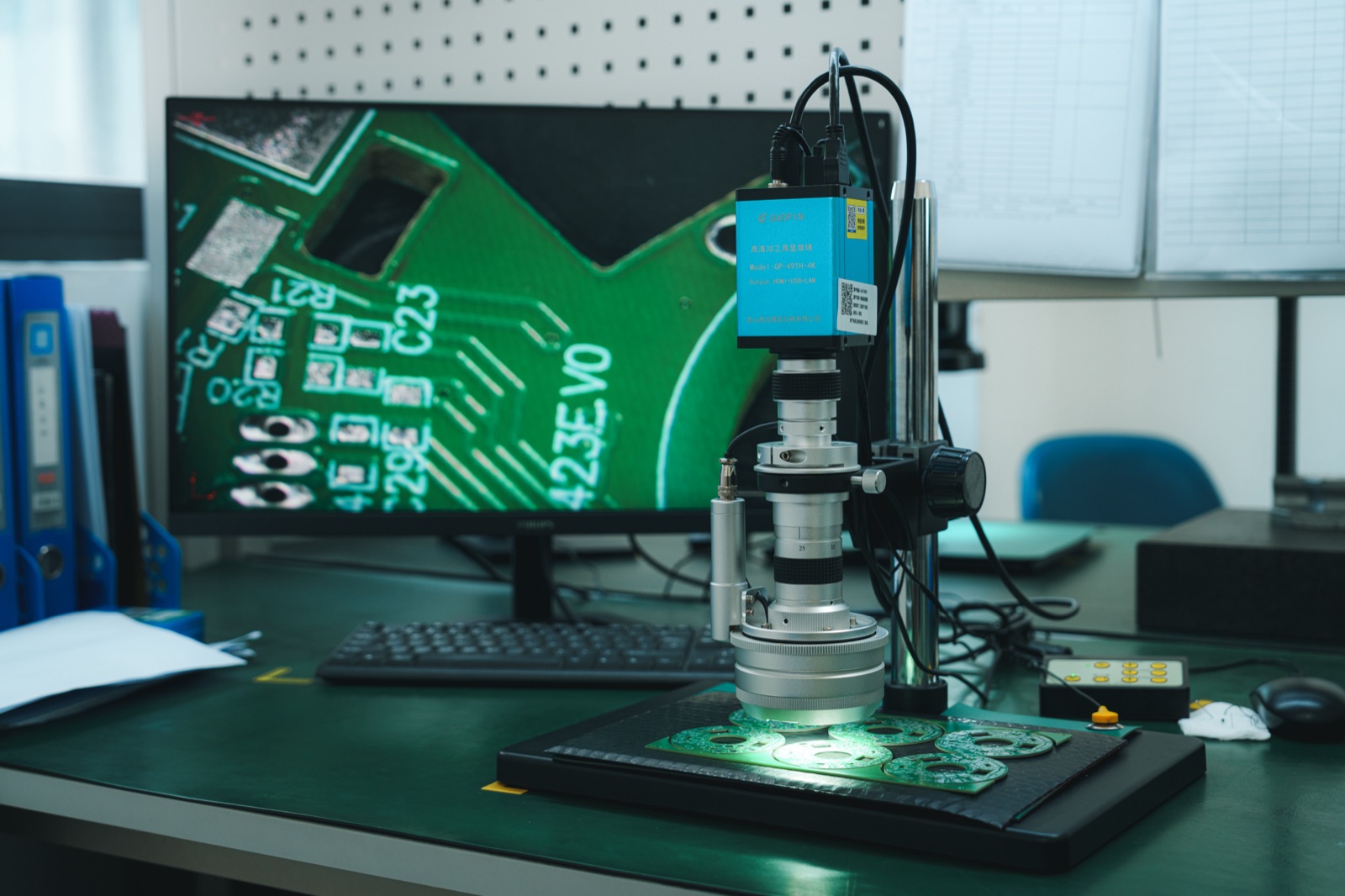Digital microscope inspection of PCB interface connections for FG RD and PWM signal verification on a 28VDC BLDC avionics cooling fan