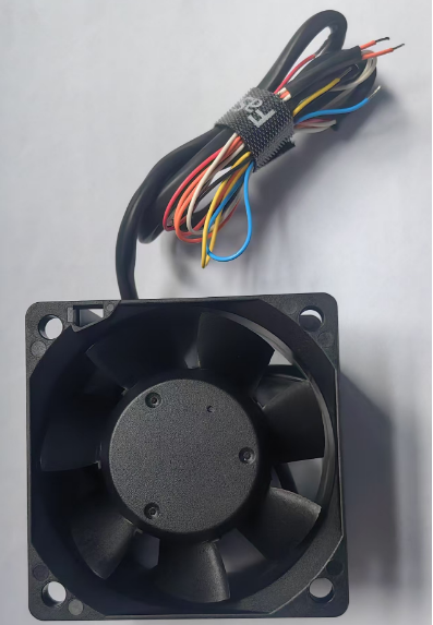 DC cooling fan with multi-conductor cable harness providing PWM input and FG tachometer and RD alarm feedback wires
